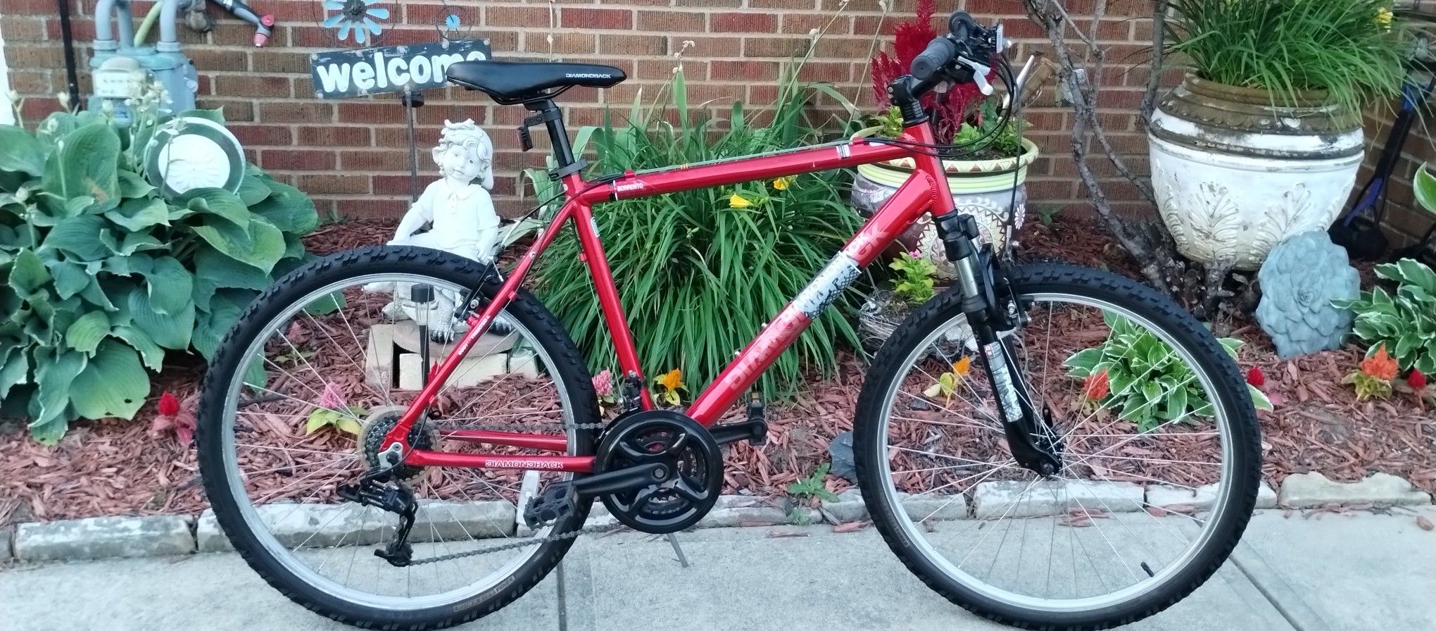 Like New 26 Diamondback Bike LG Frame Size Trigger Shifter Front Fork Suspension Ready To Ride Needs Nothing