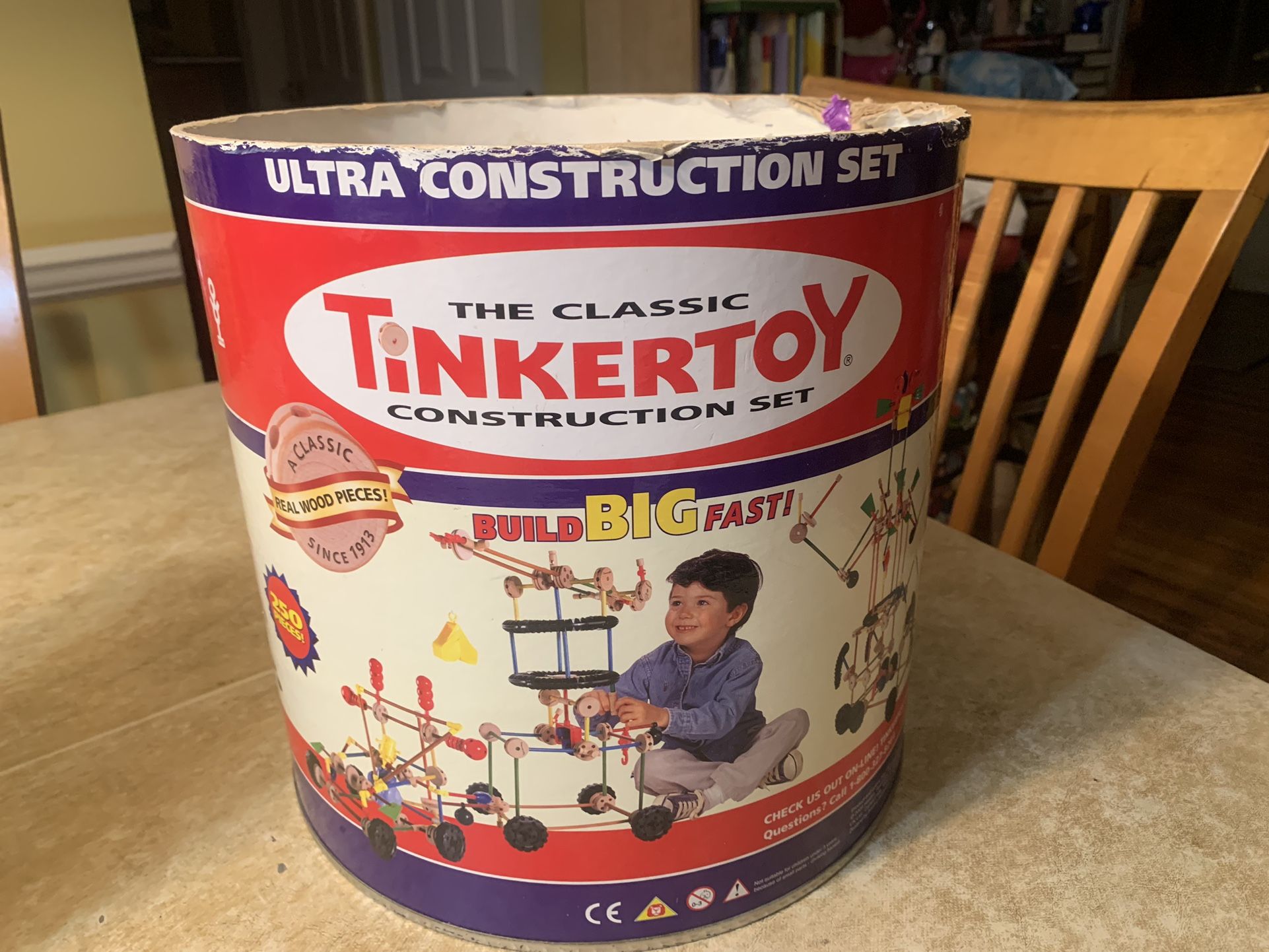 The Classic Tinkertoy Ultra Construction Set - 250 pieces outlet