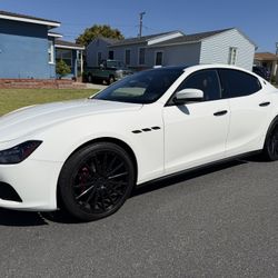 2017 Maserati Ghibli 