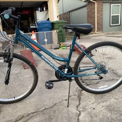 18 Speed Roadmaster Bike Very Good Condition Almost Like New 