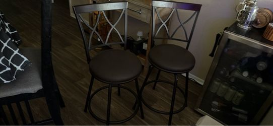 Set of 2 Metal Bar Stools with Cushioned Seats