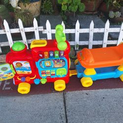 Kids Play Train With Music 