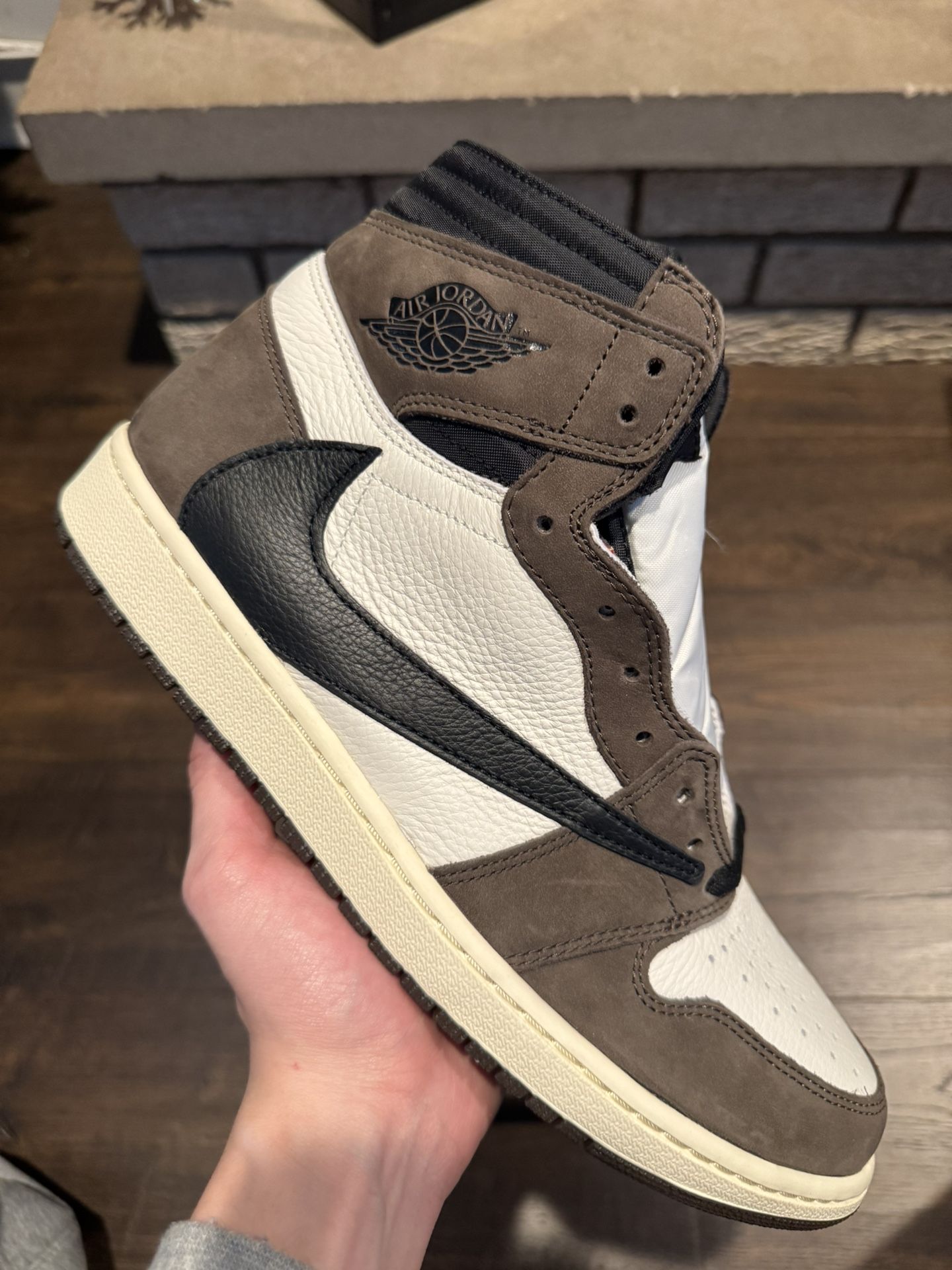 Retro 1 High Travis Scott Mocha