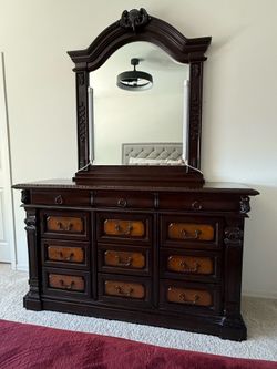 Dresser