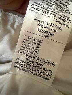PILLOWTEX WHITE DOWN  size 104 x 88 ALMOST NEW