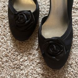 Black High Heels With Small Flower