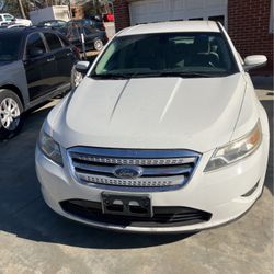 2010 Ford Taurus