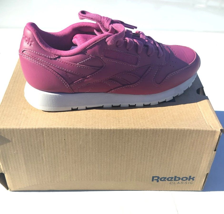 Women Pink Classic Reebok Sneakers