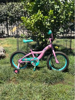 16 INCH GIRLS SCHWINN BIKE