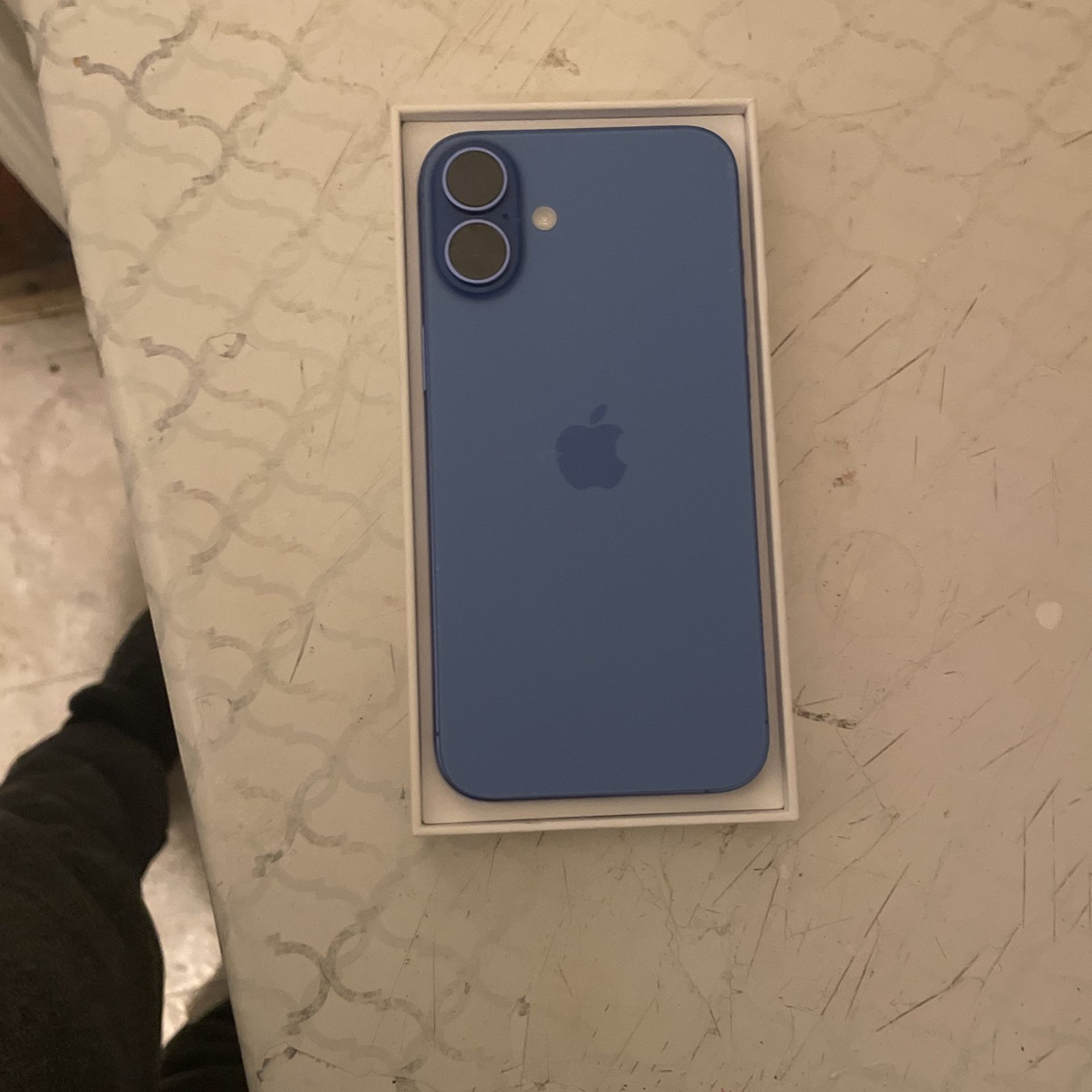 iPhone 16 Plus  128gb