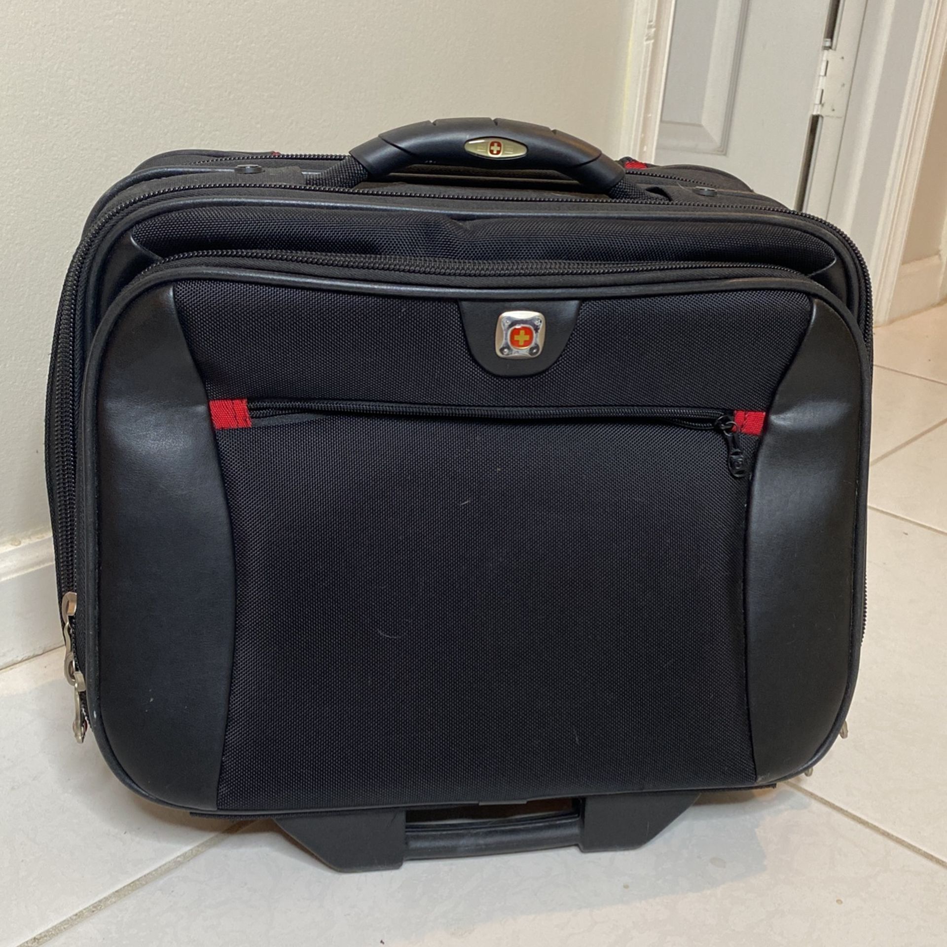 NEW! Swissgear Wenger Potomac Rolling Laptop Briefcase Carry On Bag 17"