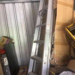 Aluminum 8 Ft Ladder Hardly Used Great For Painting