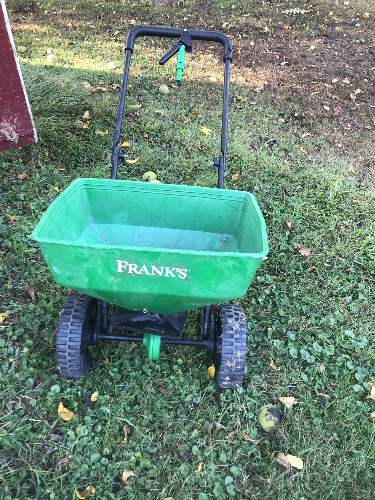 Fertilizer spreader