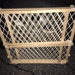 New heavy duty safety gate only $20 firm￼