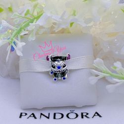 Adorable Charm 925 silver for Pandora moments bracelet.