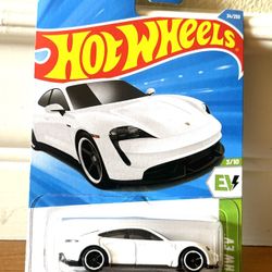 Hot Wheels Porsche Taycan Turbo S