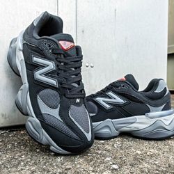 New Balance 9060 Womens 8.5 