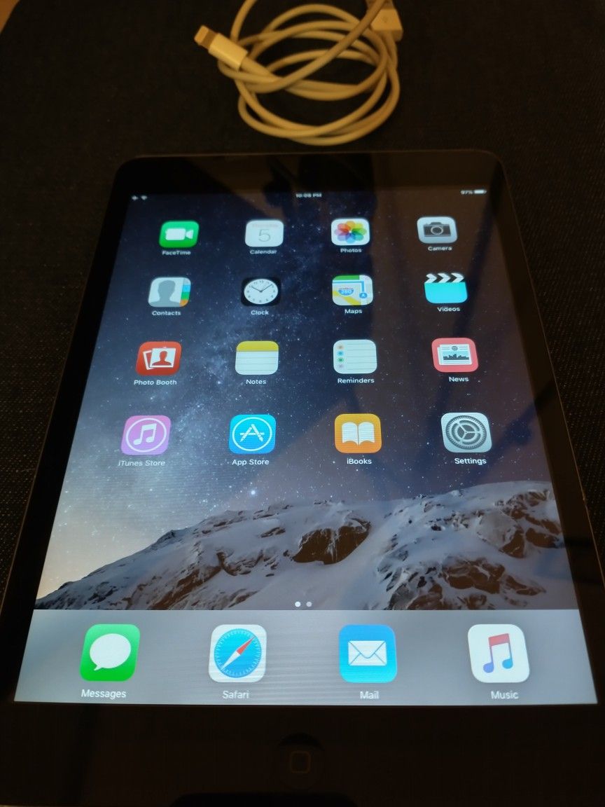 iPad mini 7.9" 2nd Generation Apple Tablet iOS version 9.3.5