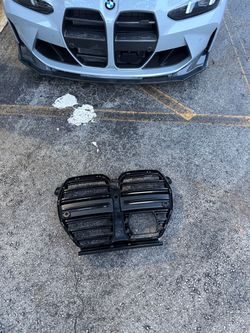 OEM - M3/M4 stock grille