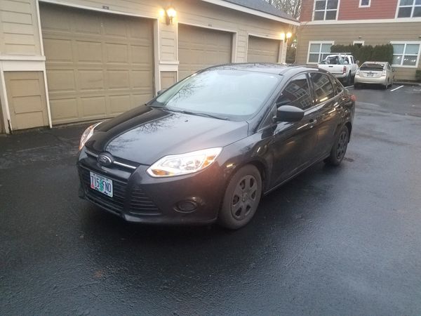 2012 ford focus aux cord location