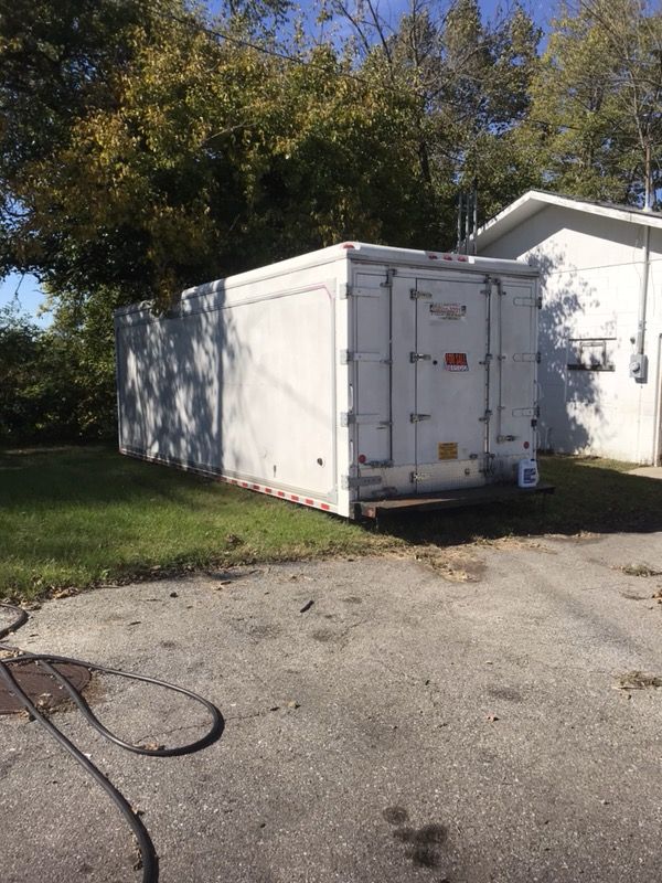 26’ cooler box system new air condenser new cool box system nice set up