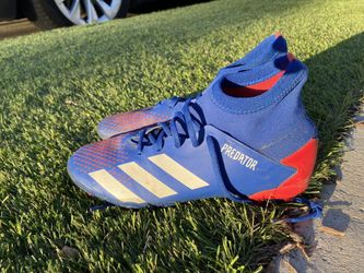 Adidas Predator Size 6 cleats  