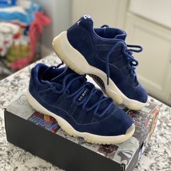 Jordan 11 Retro Low Derek Jeter RE2PECT