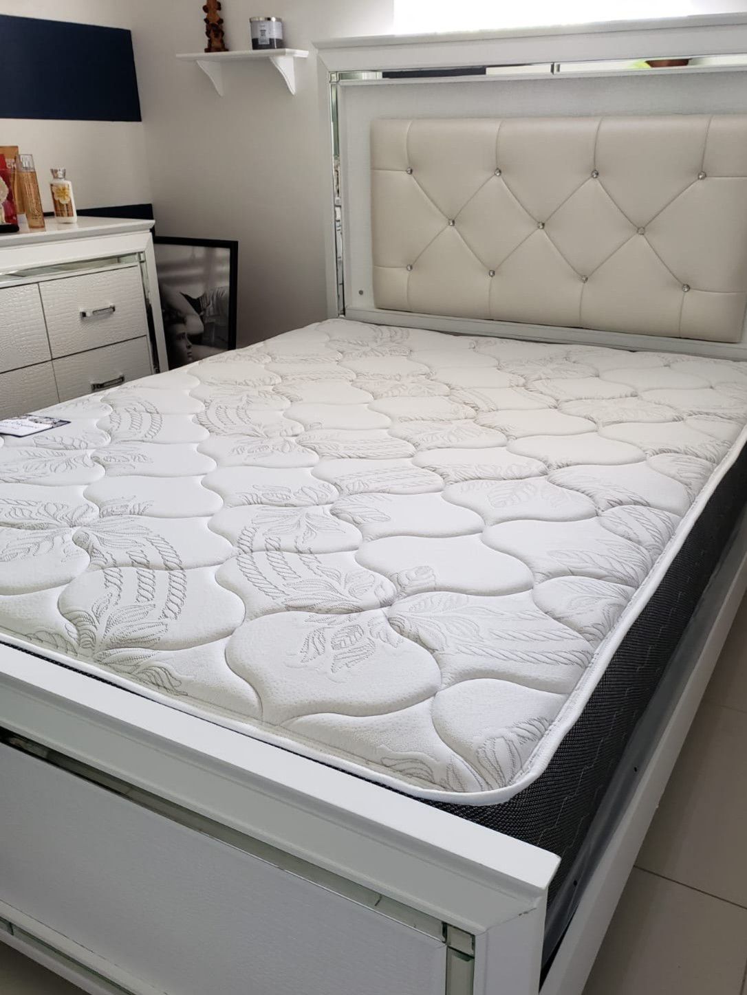 NEW PLUSH FULL MATTRESS WITH BOX SPRING 🆕️ ALL SIZES IN STOCK♨️ Bed frame isn't available