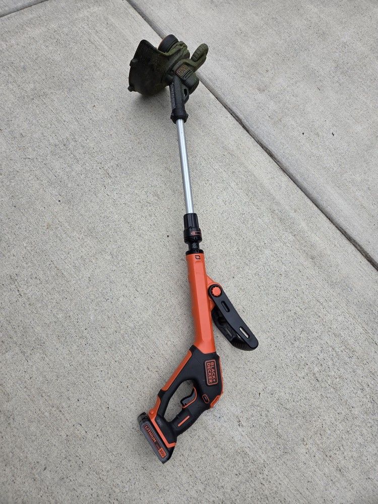 BLACK+DECKER 20V MAX* String Trimmer / Edger, 12-Inch (LSTE525)