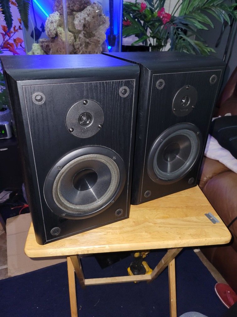 Infinity Sterling SS 2002 Bookshelf Speakers