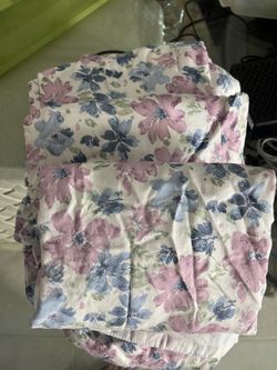 Better Homes & Gardens twin sheet set with three pillowcases Floral. 