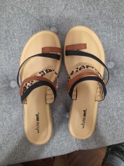 Sandles