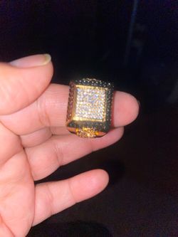 Anillo chapiado en oro size 11
