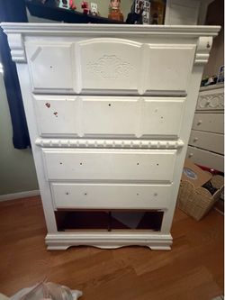 5 drawer dresser with “Secret” compartment