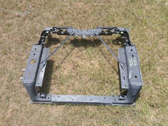 2021-2026 Jeep Grand Cherokee L Radiator Closure Panel