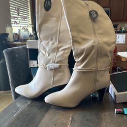 Karen Scott Heel Boots 11 M (Wtr Wht)