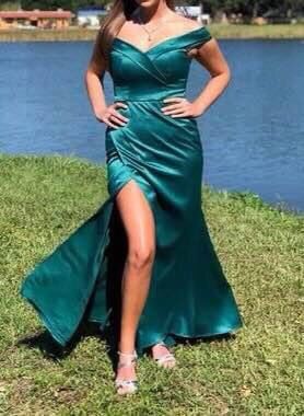 Sequin Hearts Emerald Green Prom Dress Size 9