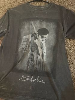 graphic tee