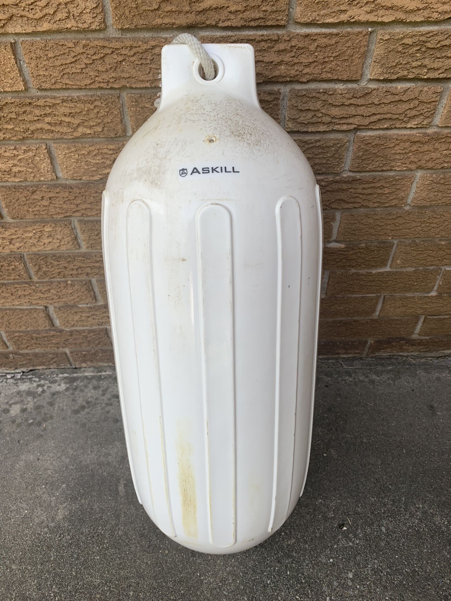 ASKILL BOAT FENDER 31in