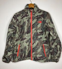 The North Face Women’s Large Camo with Red Zippers Light Puffer Jacket