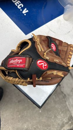 Rawlings  11 1/2” youth baseball glove
