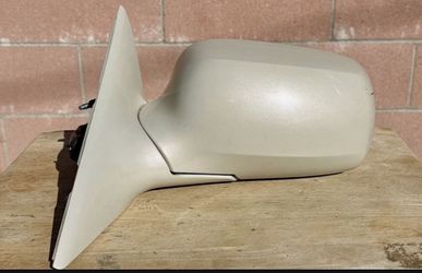 2011 Cadillac DTS Left Driver Mirror Assembly W Turn Signal and Blindspot Beige