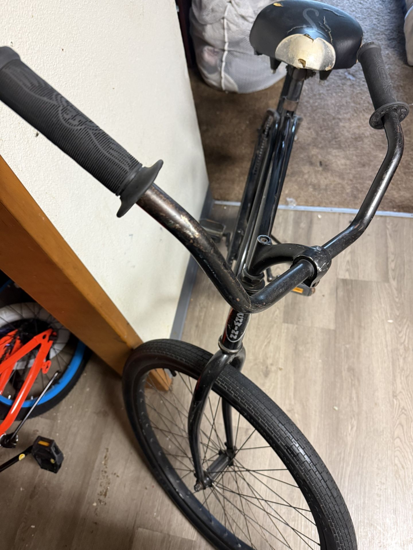 Black Schwinn Cruiser