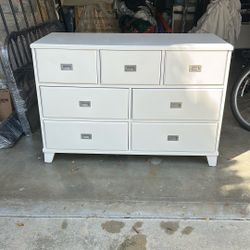 Pottery Barn Teen White 7 Drawer Dresser