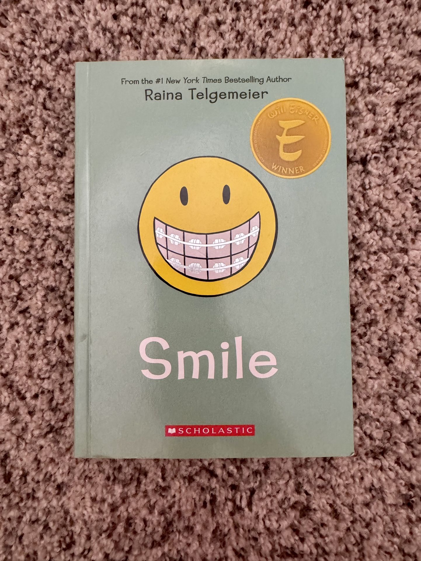 Smile Book By Raina Telgemeier for Sale in Chandler, AZ - OfferUp