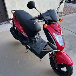 2021 Kymco Agility 125cc – Low Miles – Perfect Condition – Warranty + Helmet