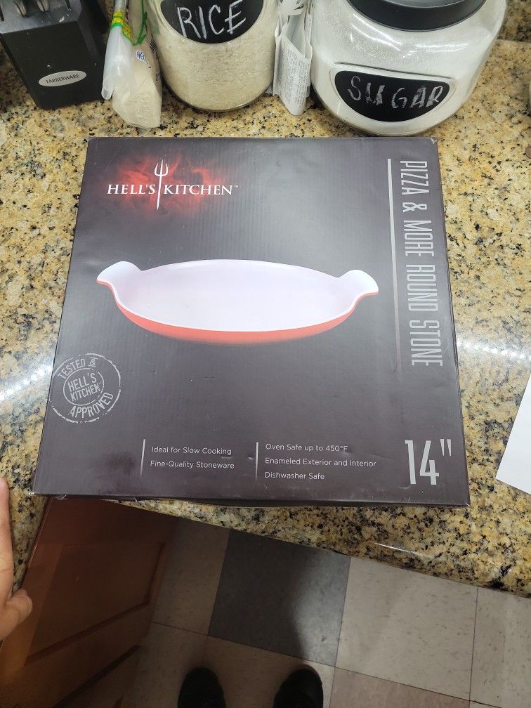 Hells Kitchen Pizza Round Stone