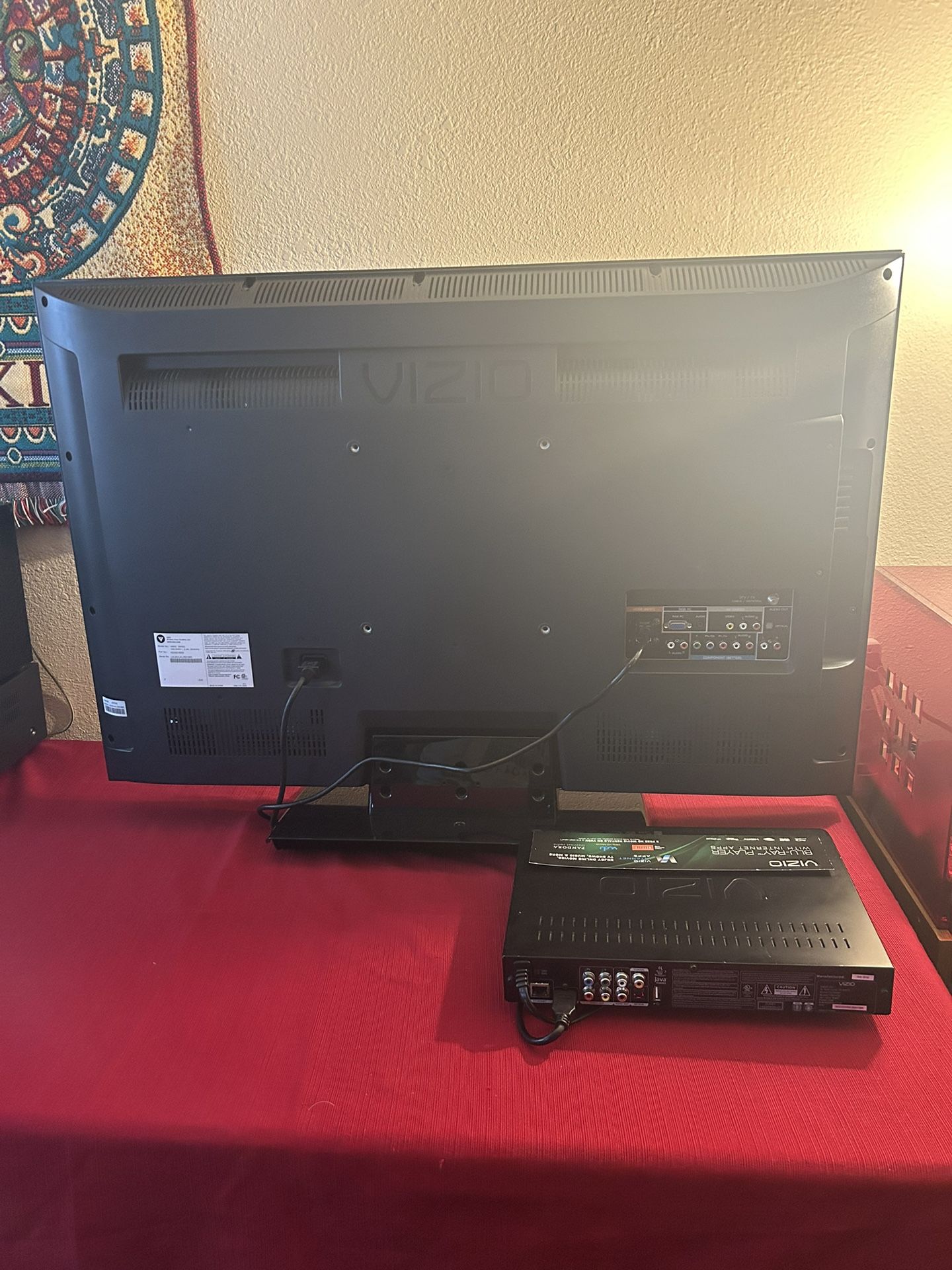 Vizio 39 Tesla LCD Hd Tv And Blu-Ray With Internet Apps for Sale in San Vizio 39 Tesla LCD Hd Tv And Blu-Ray With Internet Apps for Sale in San