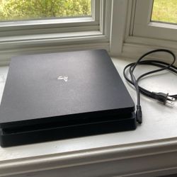 New PS4 1TB Console – Controller Included – Perfect Condition