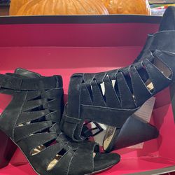 Women’s Black Heels/bootie